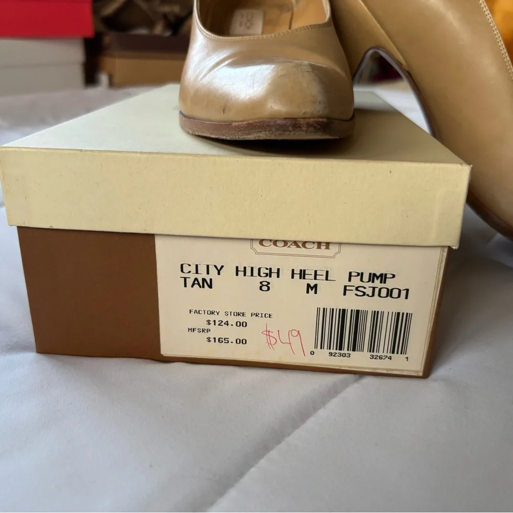 Vintage Coach Tan Pumps